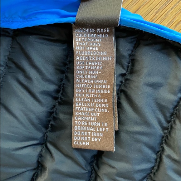 J. McLaughlin Navy Puffer Jacket - Picture 6 of 9